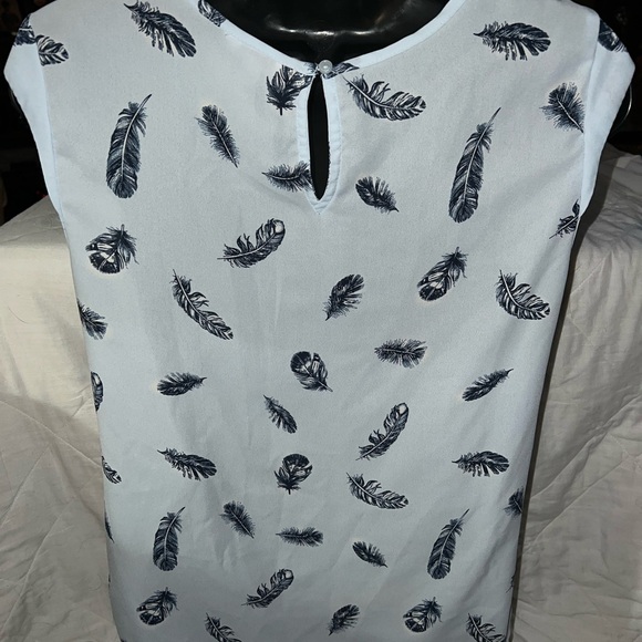 Candies Feather And Lace Tank Top - Picture 5 of 10